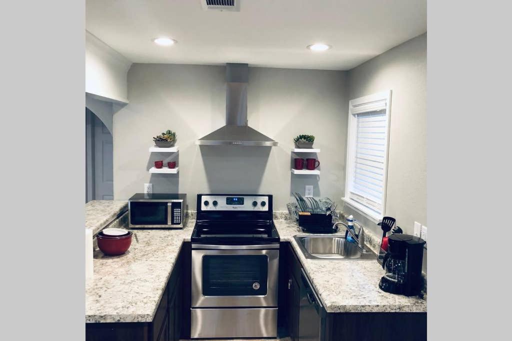 BRAND NEW!! Villas at Valencia Bay Gulfport Exterior foto